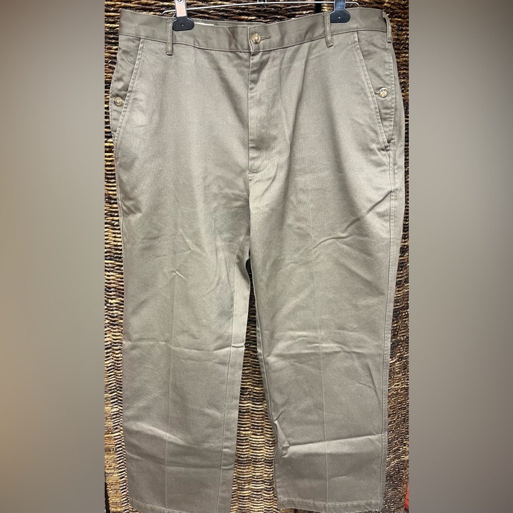 Orvis- Mens Khaki Pants, Buttons on pockets- Size:40, Cotton